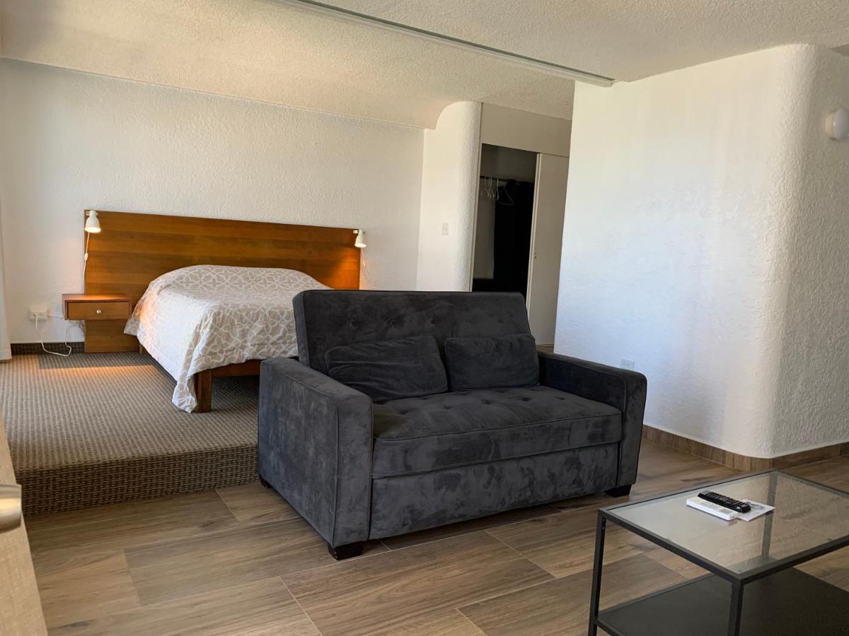 Dali Suites Hotel Tijuana Exterior photo