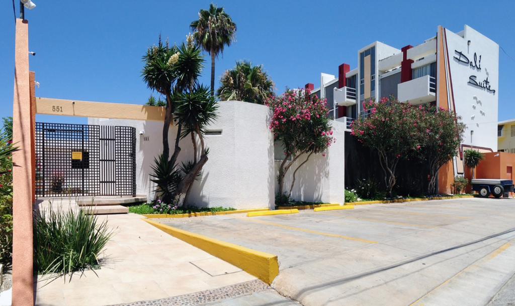 Dali Suites Hotel Tijuana Exterior photo